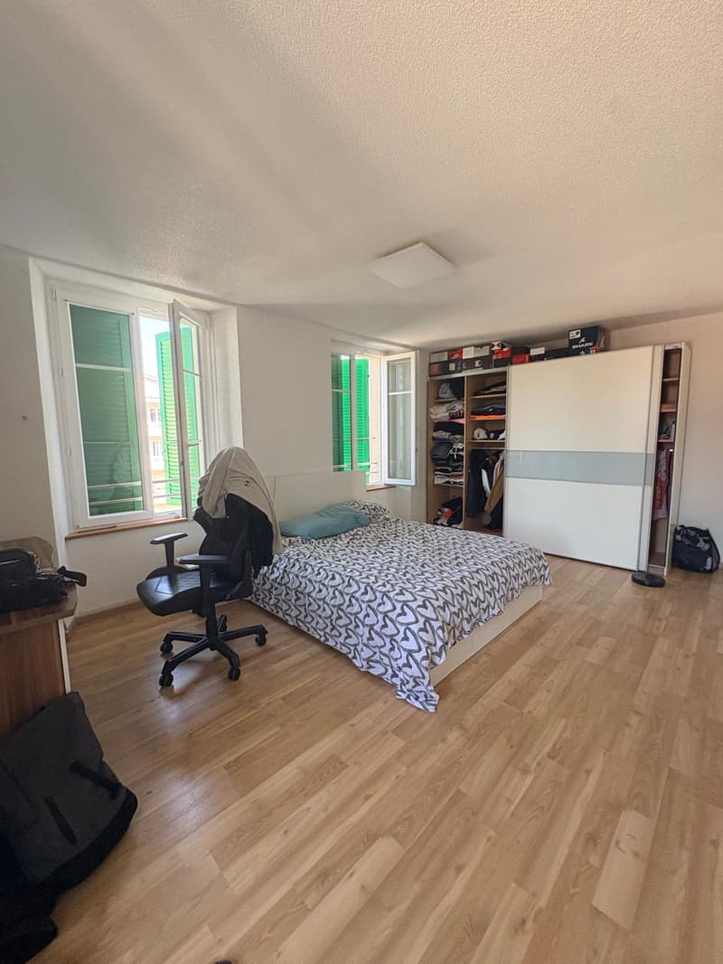 Superbe appartement de 4.5 pièces 100 m² env. dans un immeuble de caractère à Henniez (10)