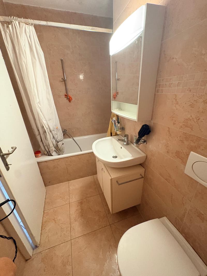 Superbe appartement de 4.5 pièces 100 m² env. dans un immeuble de caractère à Henniez (12)