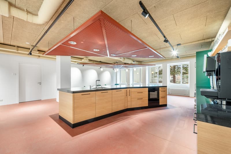 Office space near SBB train station (98 m²), incl. community & gym (7)
