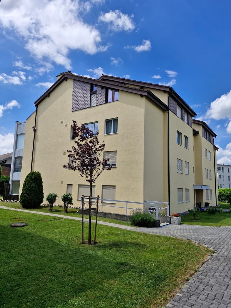 Charmante 3.5-Zimmer-Dachwohnung mit Panoramablick in Steffisburg (10)