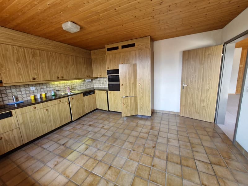 Charmante 3.5-Zimmer-Dachwohnung mit Panoramablick in Steffisburg (6)