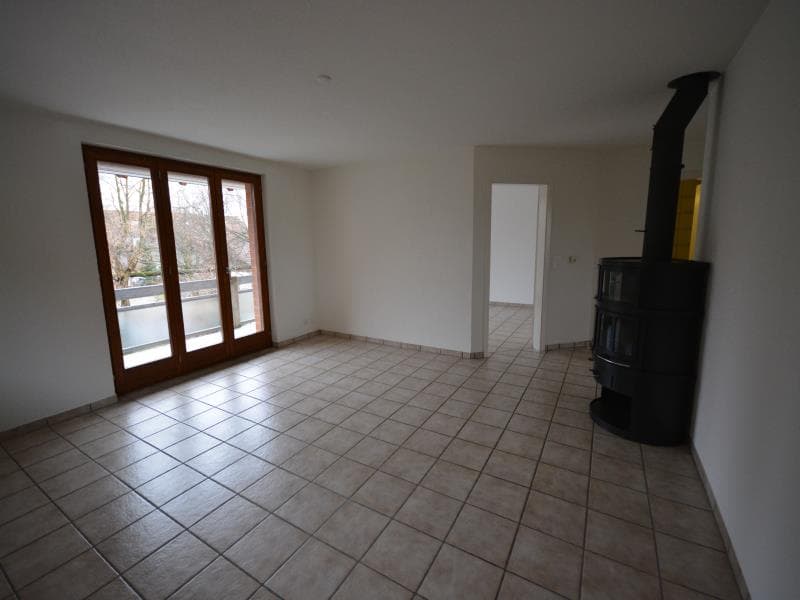 Charming 4.5-room apartment with fireplace and garden in Detligen (3)