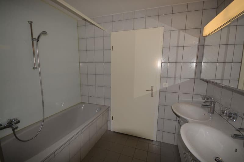 Charming 4.5-room apartment with fireplace and garden in Detligen (6)