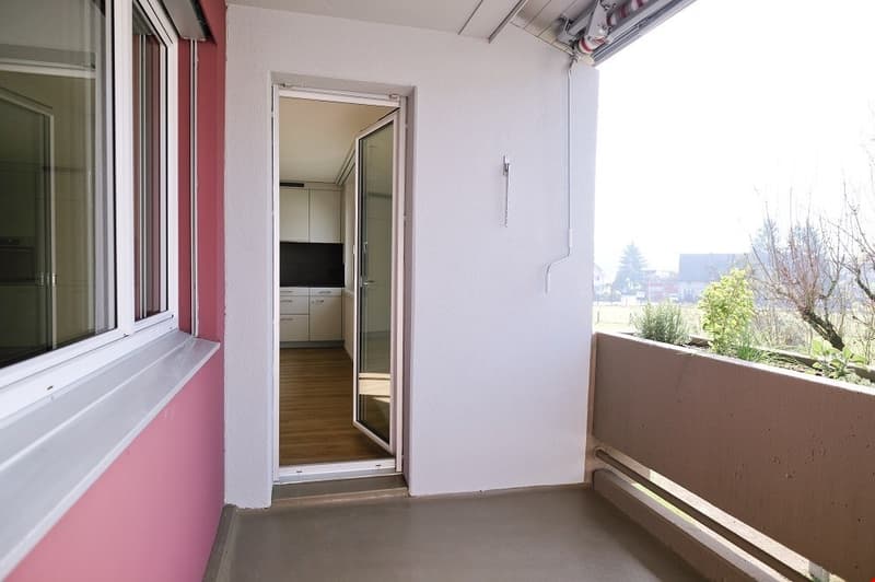 Sonnige, grosszügige und totalsanierte Wohnung (12)