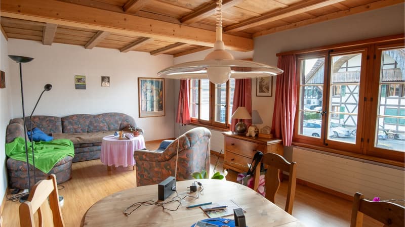 Stöckli mit Laden, Wohnung und Ausbaumöglichkeit (13)