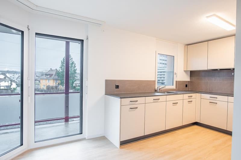 Helle 4.5-Zimmer-Wohnung mit Balkon und Garage in Herzogenbuchsee (3)
