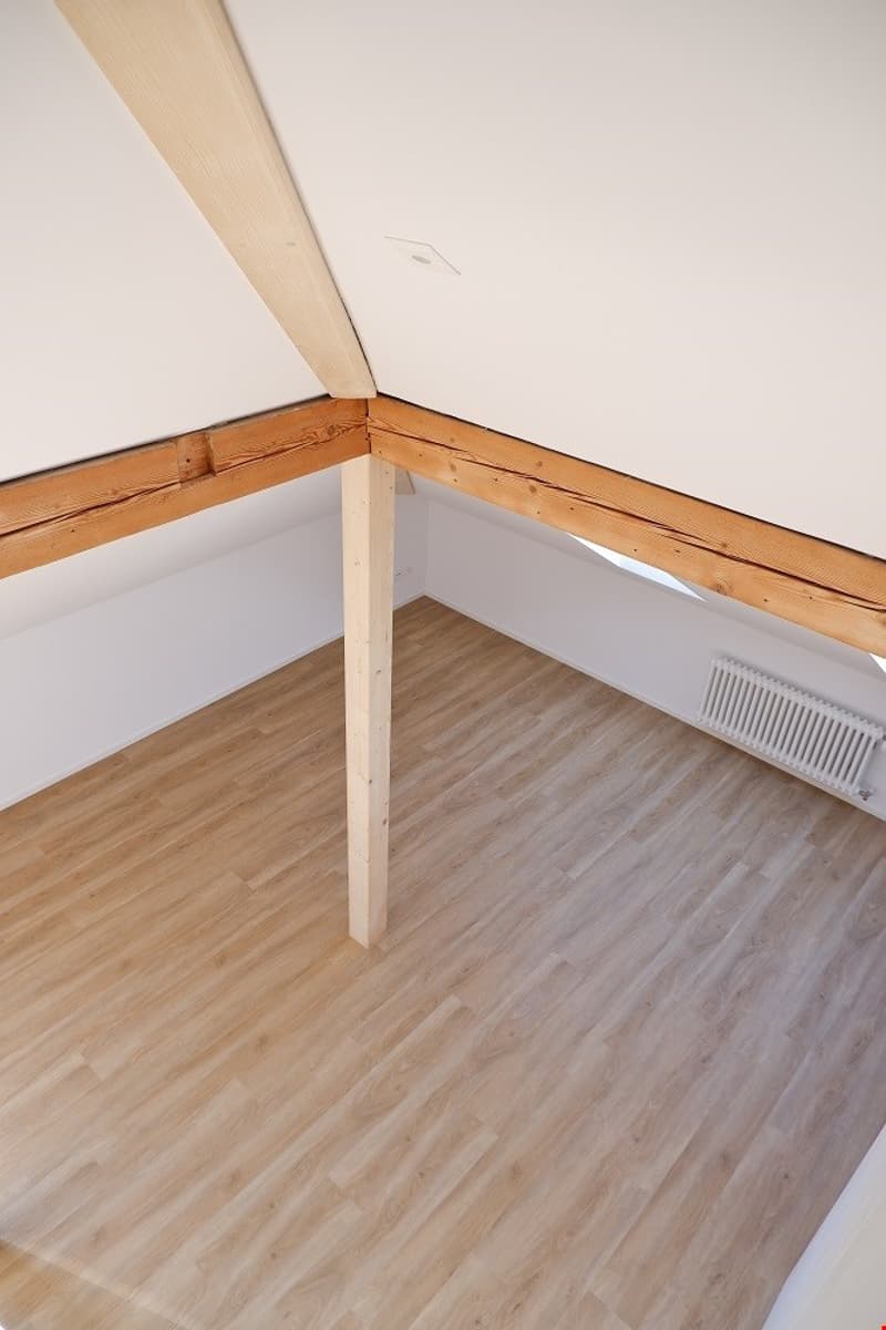 Traumhafte, helle Dachwohnung mit Galerie! (4)