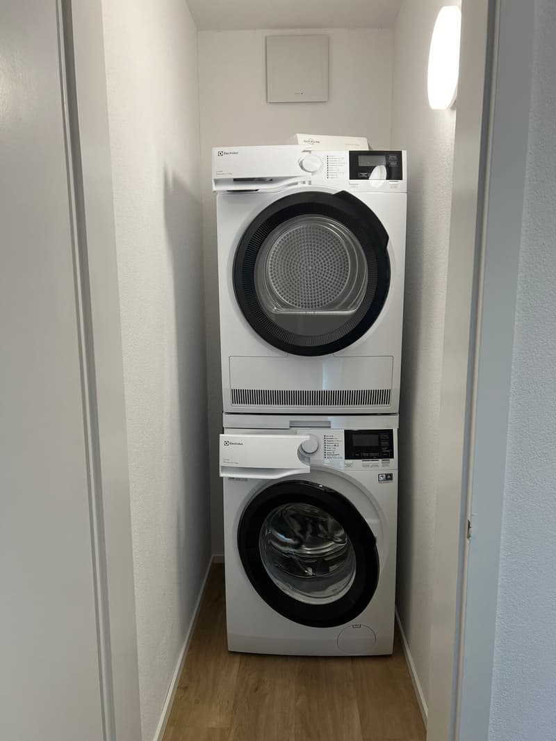 Neu saniert und an zentraler Lage (8)