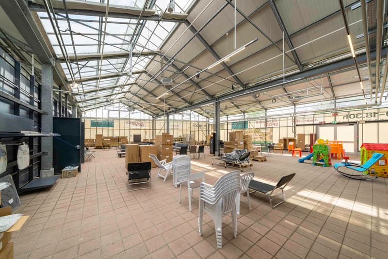 Spacious retail space with 2'500m2 - MParc Delemont (12)