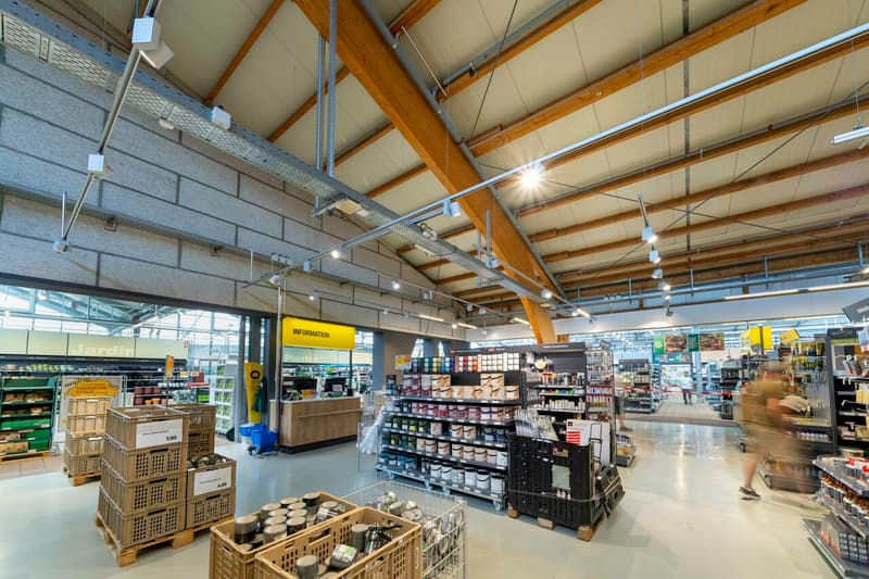 Spacious retail space with 2'500m2 - MParc Delemont (9)