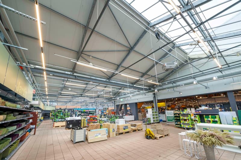Spacious retail space with 2'500m2 - MParc Delemont (10)