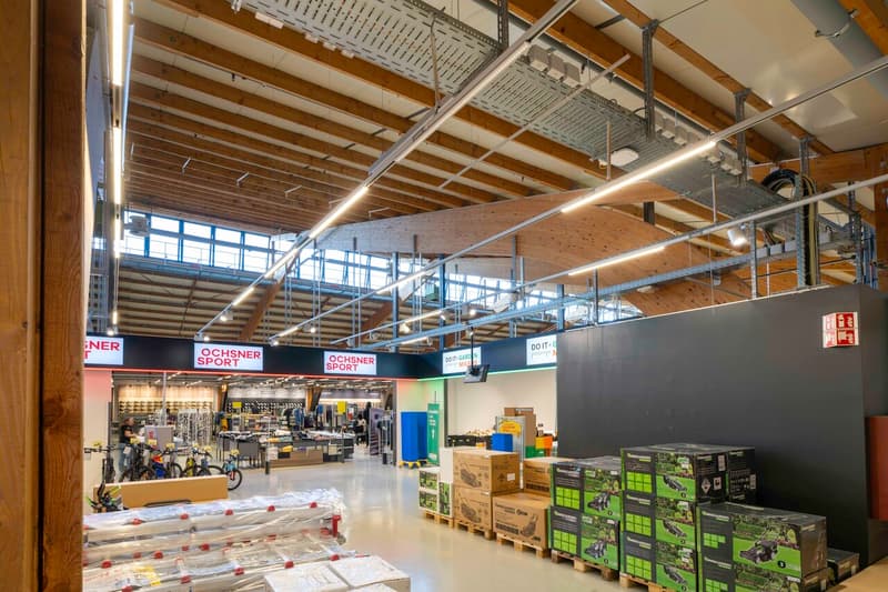 Spacious retail space with 2'500m2 - MParc Delemont (4)