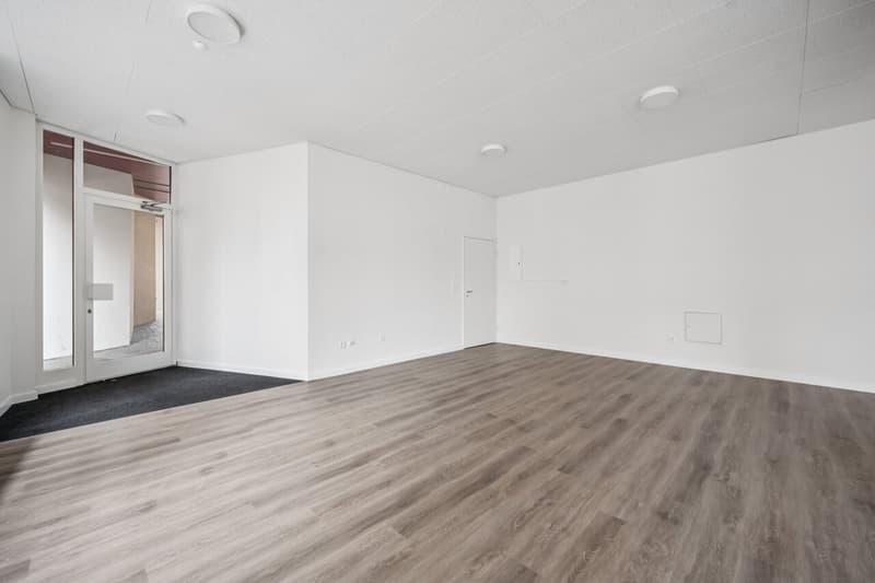 Gateway to Success: Commercial Space at the Historic Obertorturm Rheinfelden (6)