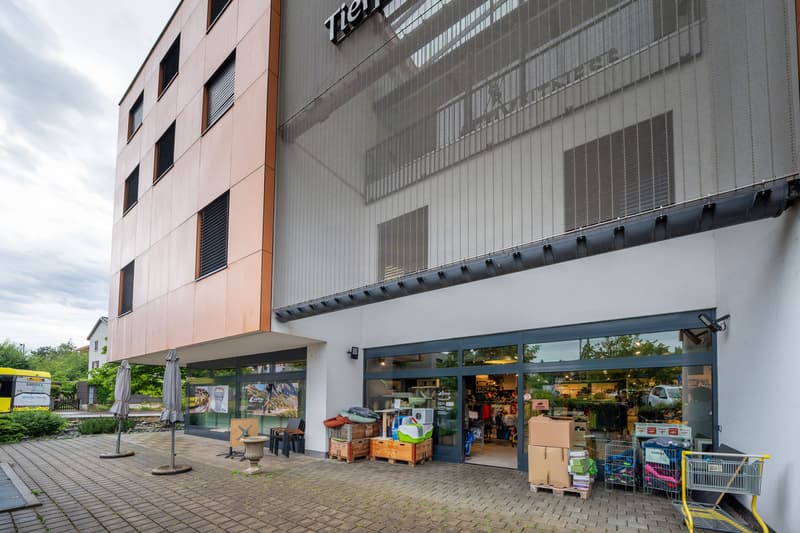Offene Bürofläche mit viel Tageslicht direkt am Bahnhof Frenkendorf (5)