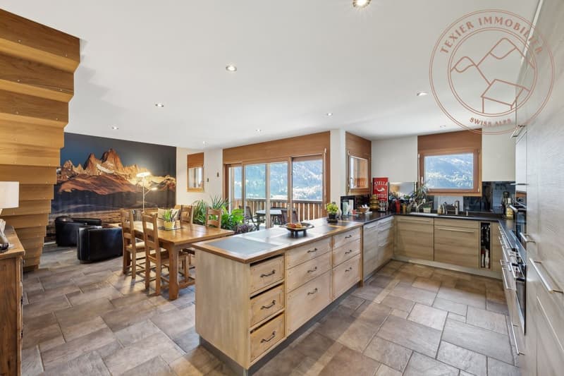 Superb 7.5-room duplex apartment for sale in Val-d'Illiez (1)