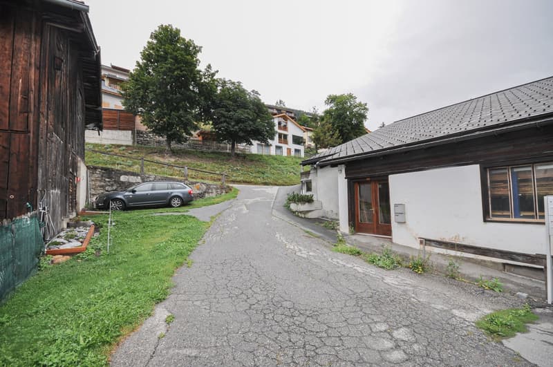 Charming 4.5-room apartment with garage in Scuol (30)