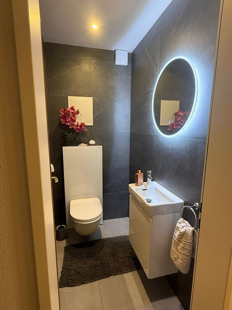 Charming 4.5-room apartment in Bülach – Renovated and ready to move in (11)