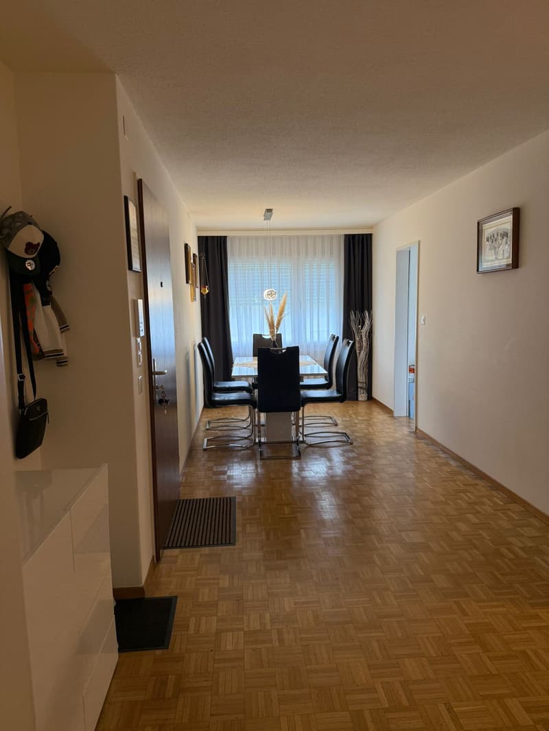 Charming 4.5-room apartment in Bülach – Renovated and ready to move in (3)