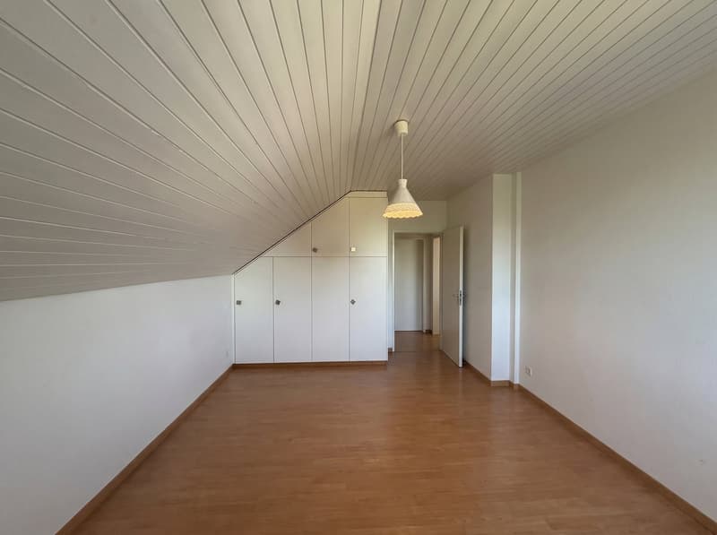 Grosszügige 3.5-Zimmer-Dachwohnung mit 110 m² in Frenkendorf (8)