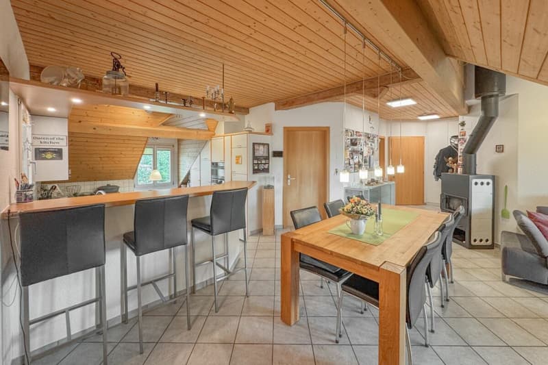 Historic Bernese farmhouse with four apartments and commercial space (4)