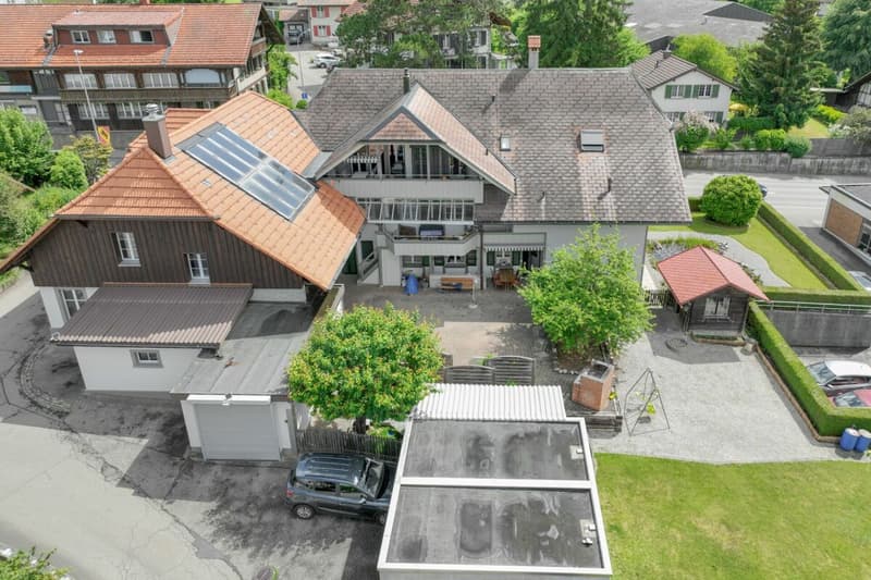 Historic Bernese farmhouse with four apartments and commercial space (3)