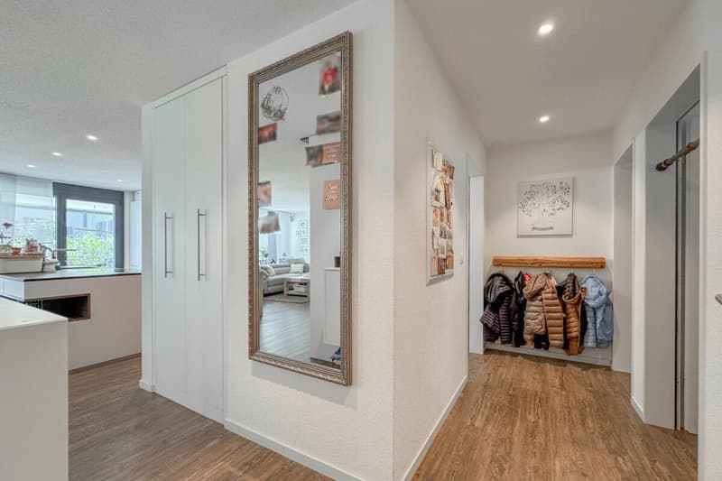 Licht, Raum, Komfort: Parterrewohnung mit 4½ Zimmern und grosser Terrasse (10)