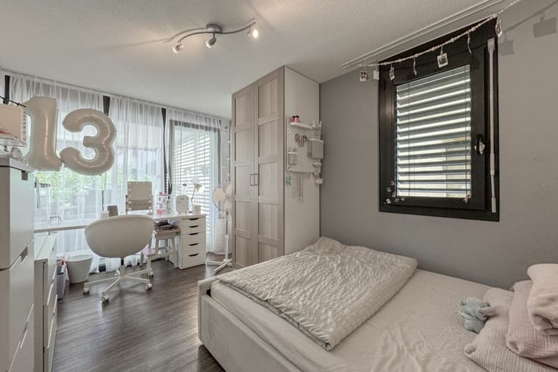 Licht, Raum, Komfort: Parterrewohnung mit 4½ Zimmern und grosser Terrasse (8)