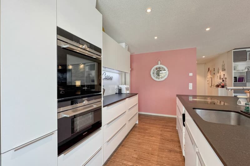 Licht, Raum, Komfort: Parterrewohnung mit 4½ Zimmern und grosser Terrasse (4)