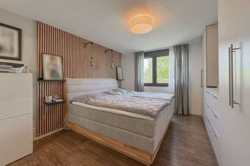 Licht, Raum, Komfort: Parterrewohnung mit 4½ Zimmern und grosser Terrasse (7)