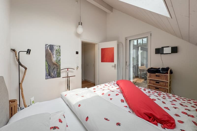 Architektur trifft Licht und Bergblick: Maisonette mit hoher Privatsphäre (8)
