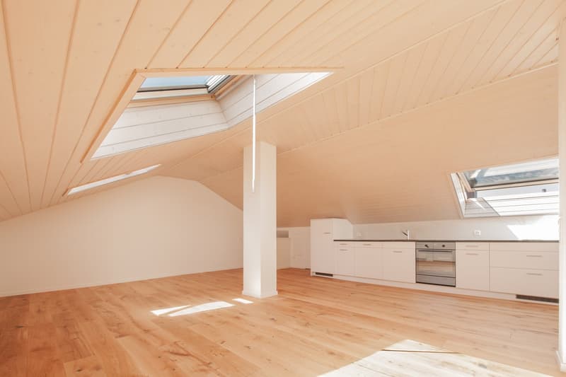 Charmante 2.5-Zimmer-Dachwohnung an der Bachgasse in Uster (3)