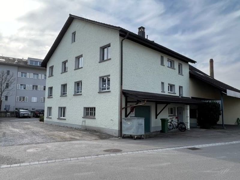 Aussen-Parkplatz in Oberuster zu vermieten! (2)