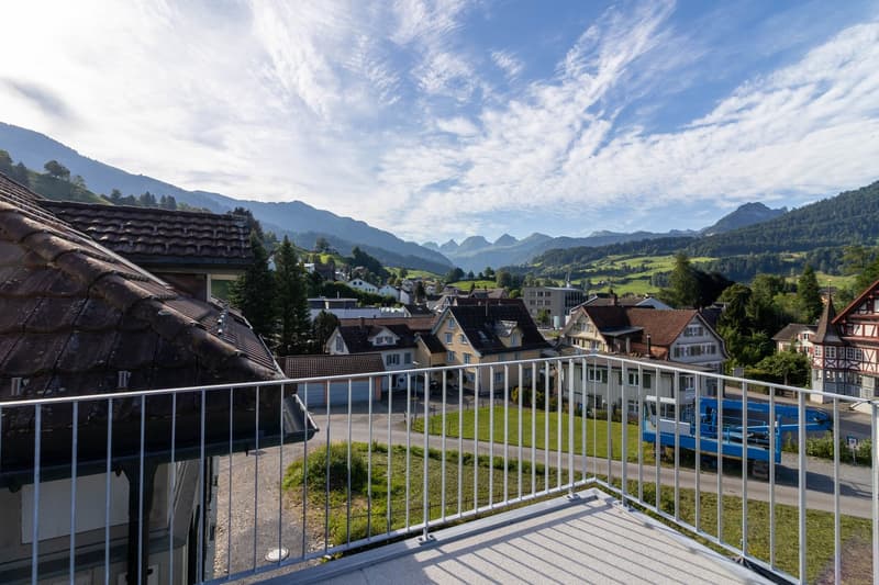 Modern 3.5-room attic apartment in a quiet location in Nesslau (1)