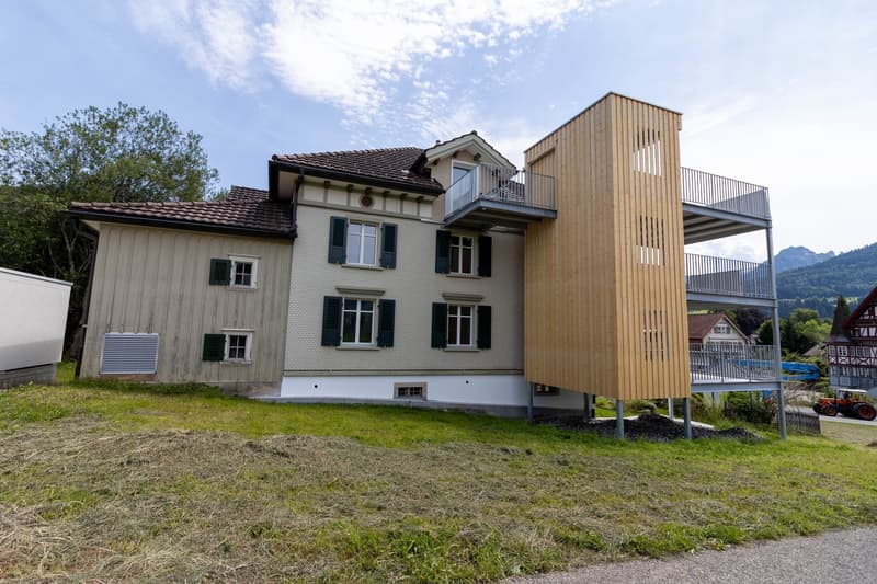 Modern 3.5-room attic apartment in a quiet location in Nesslau (3)