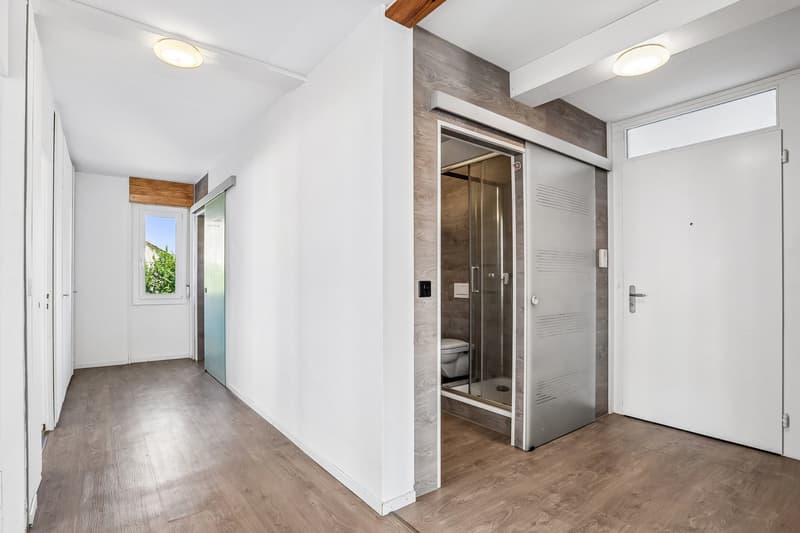 Bright 4.5-room apartment with spacious balcony and panoramic view in a family-friendly location (7)