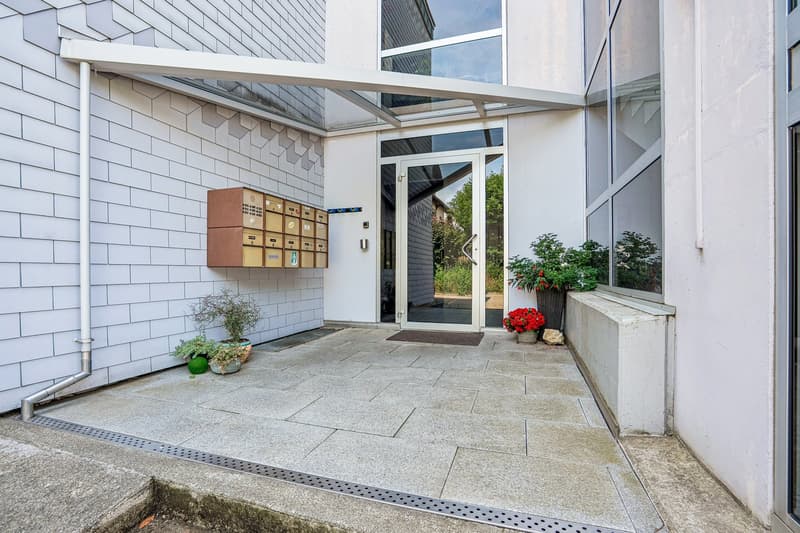 Bright 4.5-room apartment with spacious balcony and panoramic view in a family-friendly location (17)