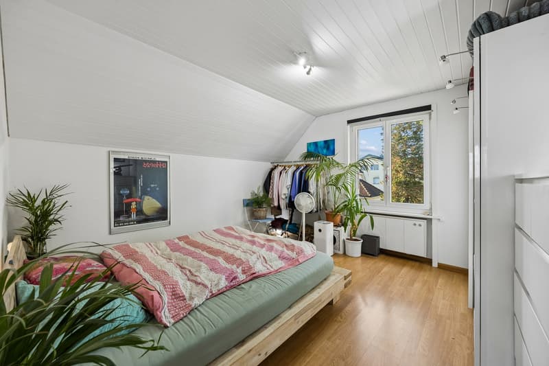 Zweifamilienhaus mit Garten und Ausbaupotenzial in Münchenstein (19)