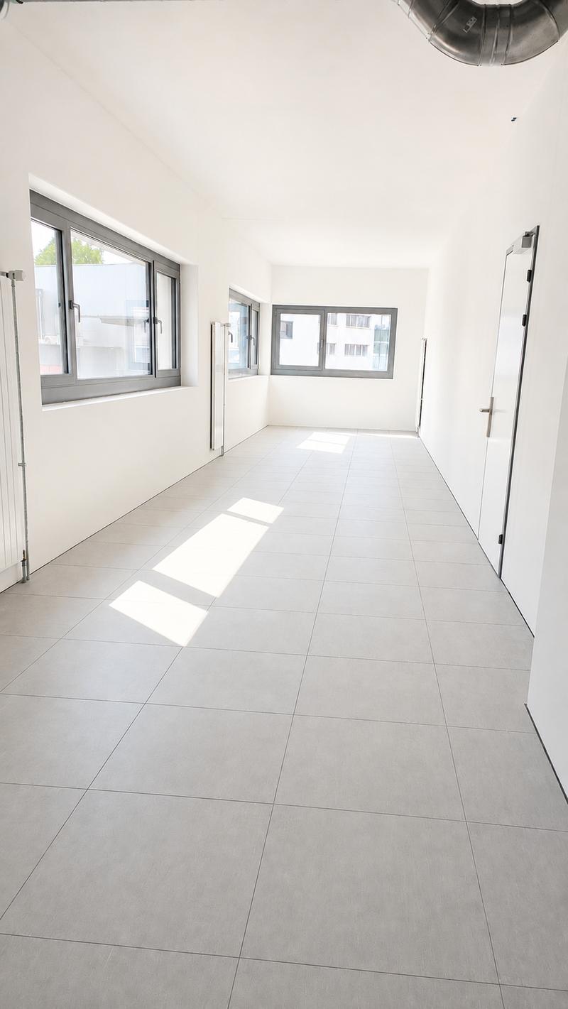 Office space in prime location! (2)