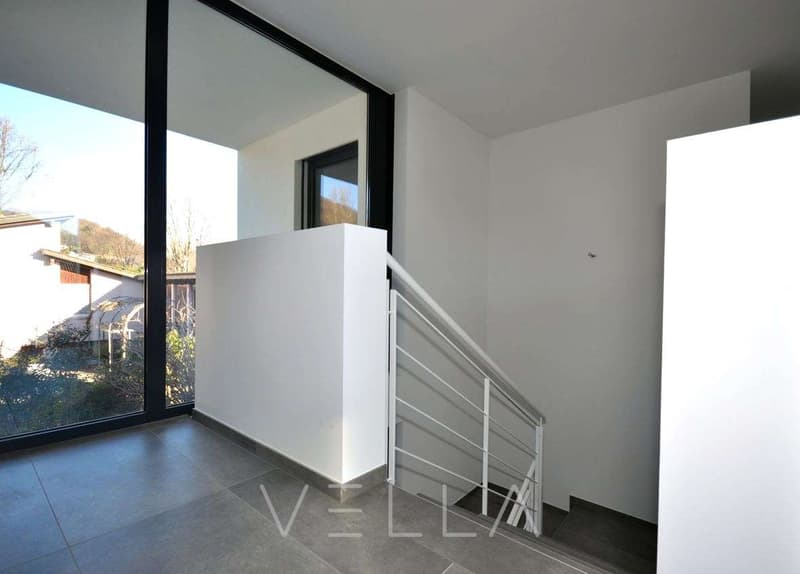 Appartement spacieux de 4,5 pièces avec terrasse à proximité du golf et du lac (5)