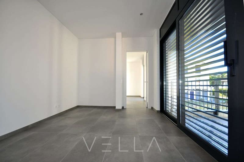 Appartement spacieux de 4,5 pièces avec terrasse à proximité du golf et du lac (7)