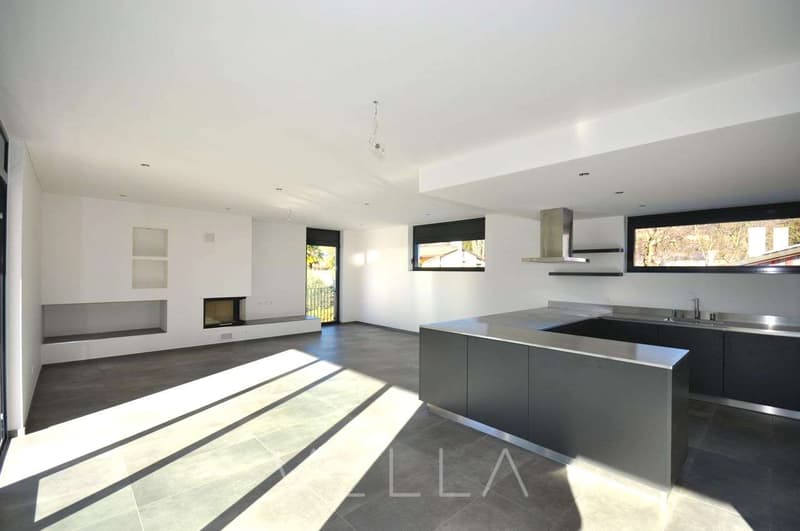 Appartement spacieux de 4,5 pièces avec terrasse à proximité du golf et du lac (8)