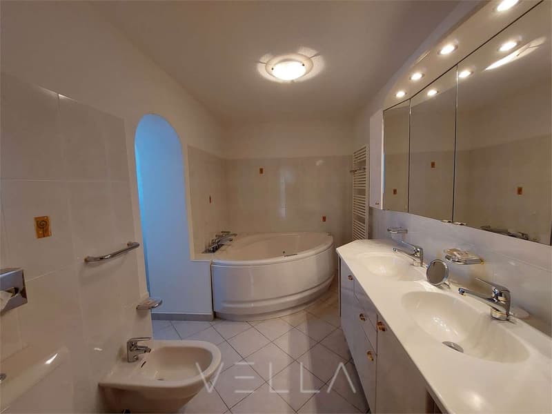 Bagno padronale con jacuzzi