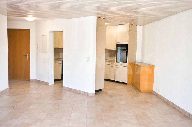 Beautiful 3.5 room apartment with large balcony, elevator, and underground parking in Neudorf (7)