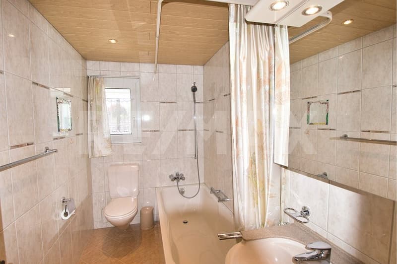 Renovated semi-detached house with garden, ready for immediate occupancy (5)