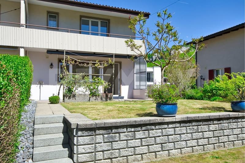 Renovated semi-detached house with garden, ready for immediate occupancy (2)