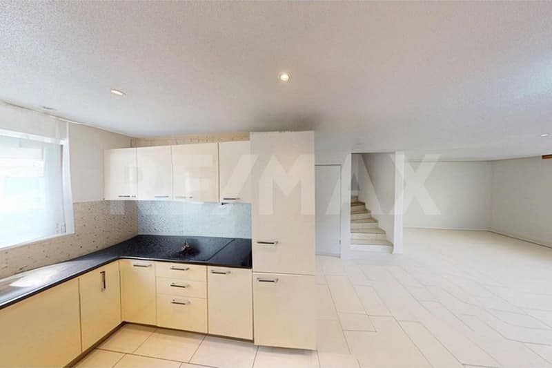 Discover a charming and family-friendly semi-detached house! (5)