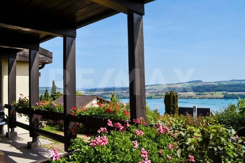 Charmantes EFH in Beinwil am See: Weitläufiges Raumangebot trifft auf atemberaubende Seesicht (2)