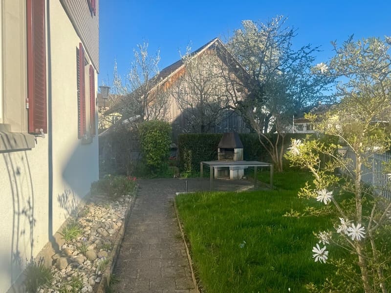 Apartment building with character, history, and diverse potential (9)