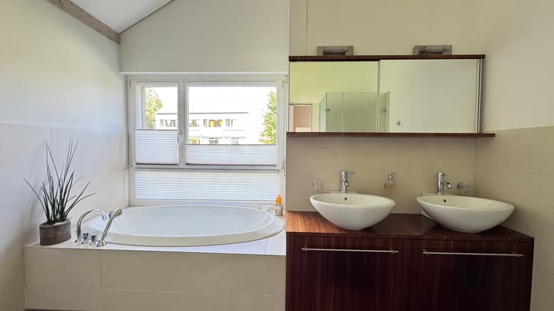 Casa familiare con vista panoramica - qualità di vita eccezionale (18)