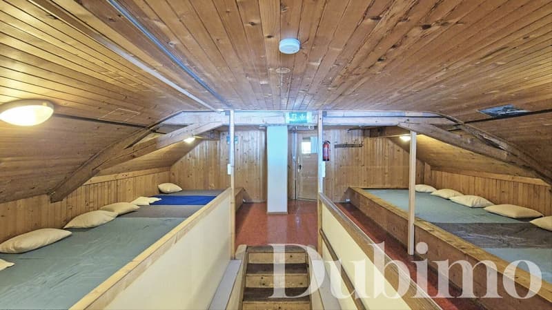 Chalet with 11 rooms on the Riviera (11)